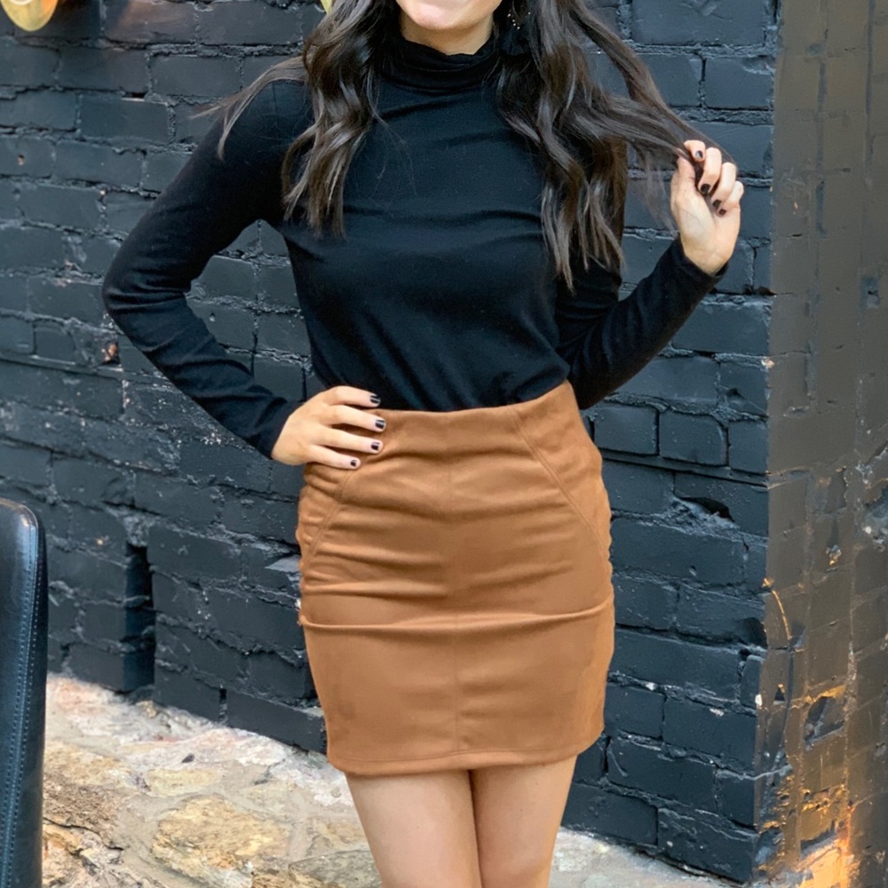 Caramel suede mini